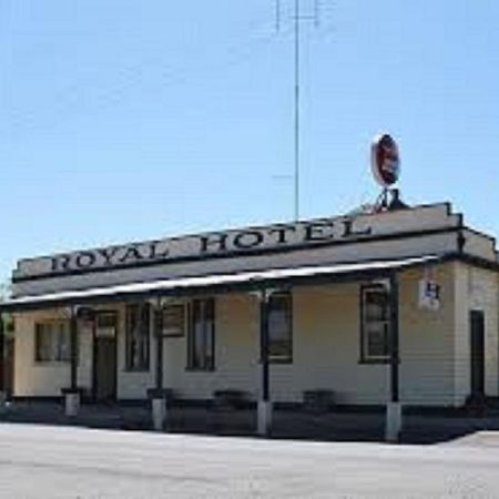 Royal Hotel Snake Valley Eksteriør billede